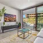 Vivi Homes - Apollo Luxury, Pool, Gym & Beach