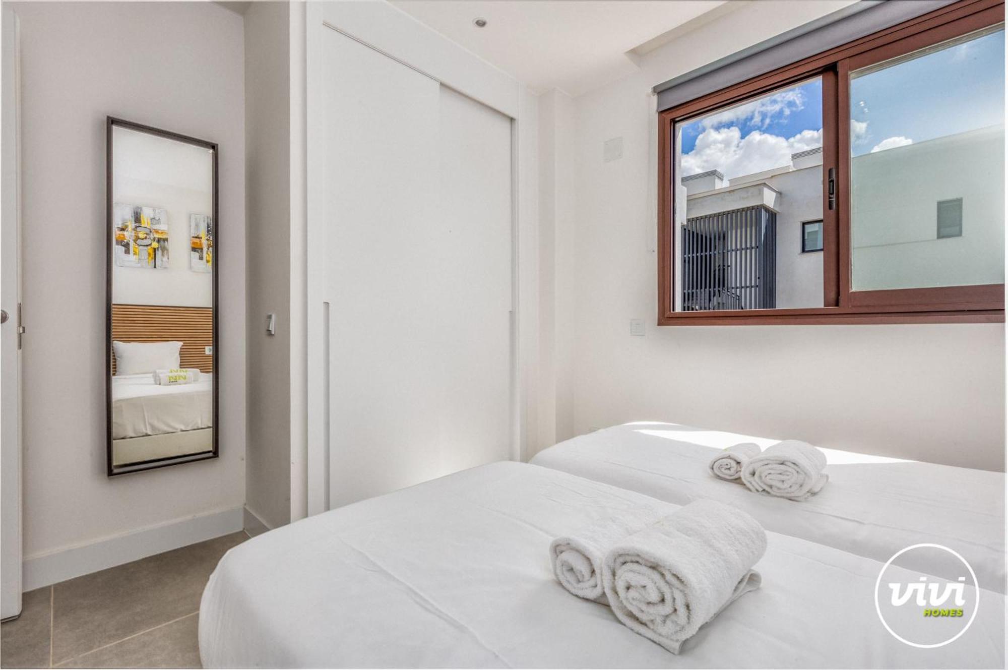 Vivi Homes - Apollo Luxury, Pool, Gym & Apartment